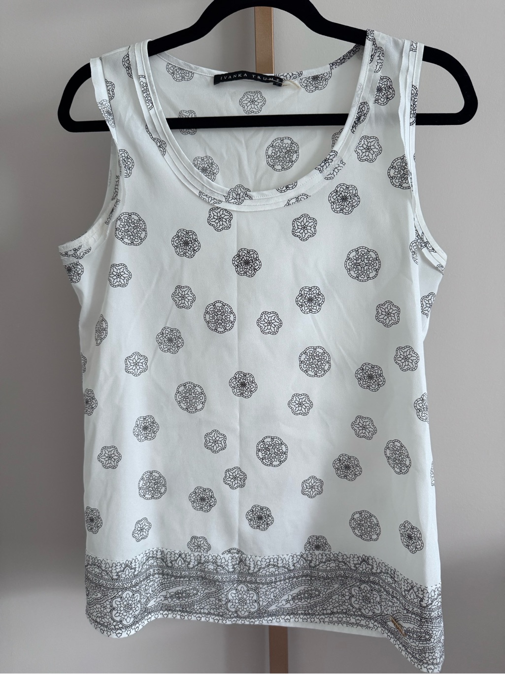 White Patterned Sleeveless Tank Top